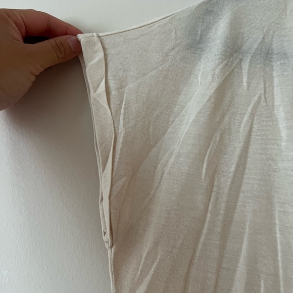 American Eagle Outfitter Cream Top with Frills on Back - Picture 4 of 4